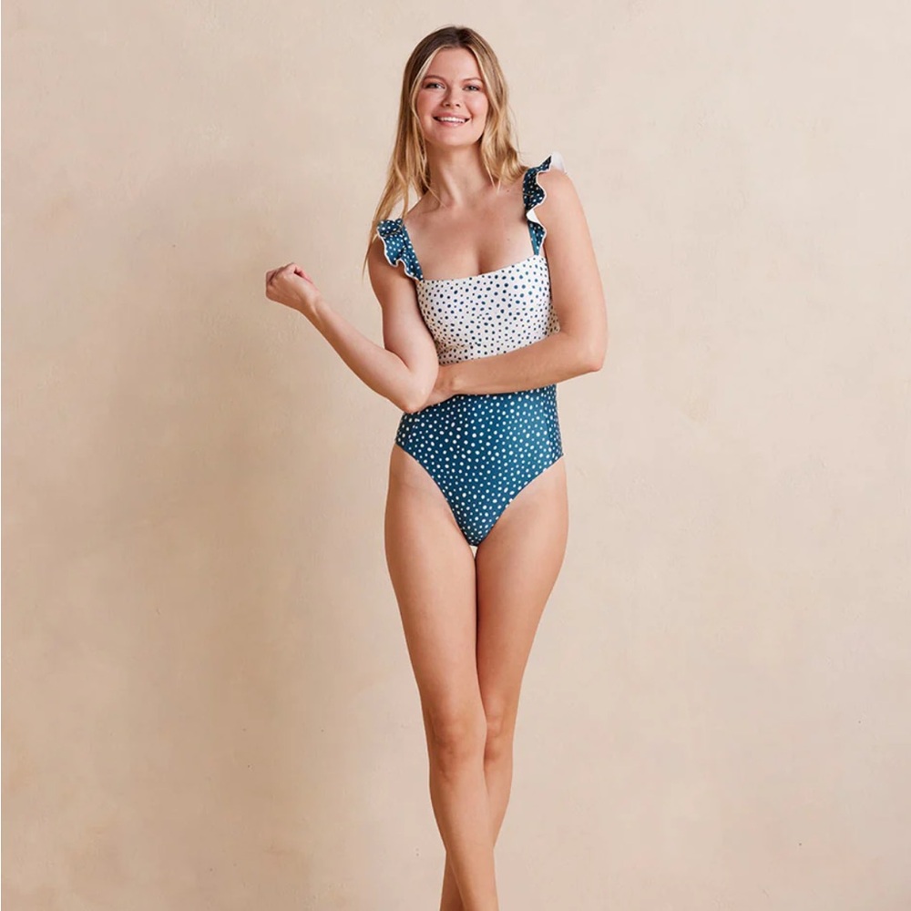 The Ruffle Oasis - On the Dot in Seaweed